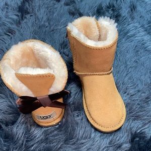 Girls uggs boots